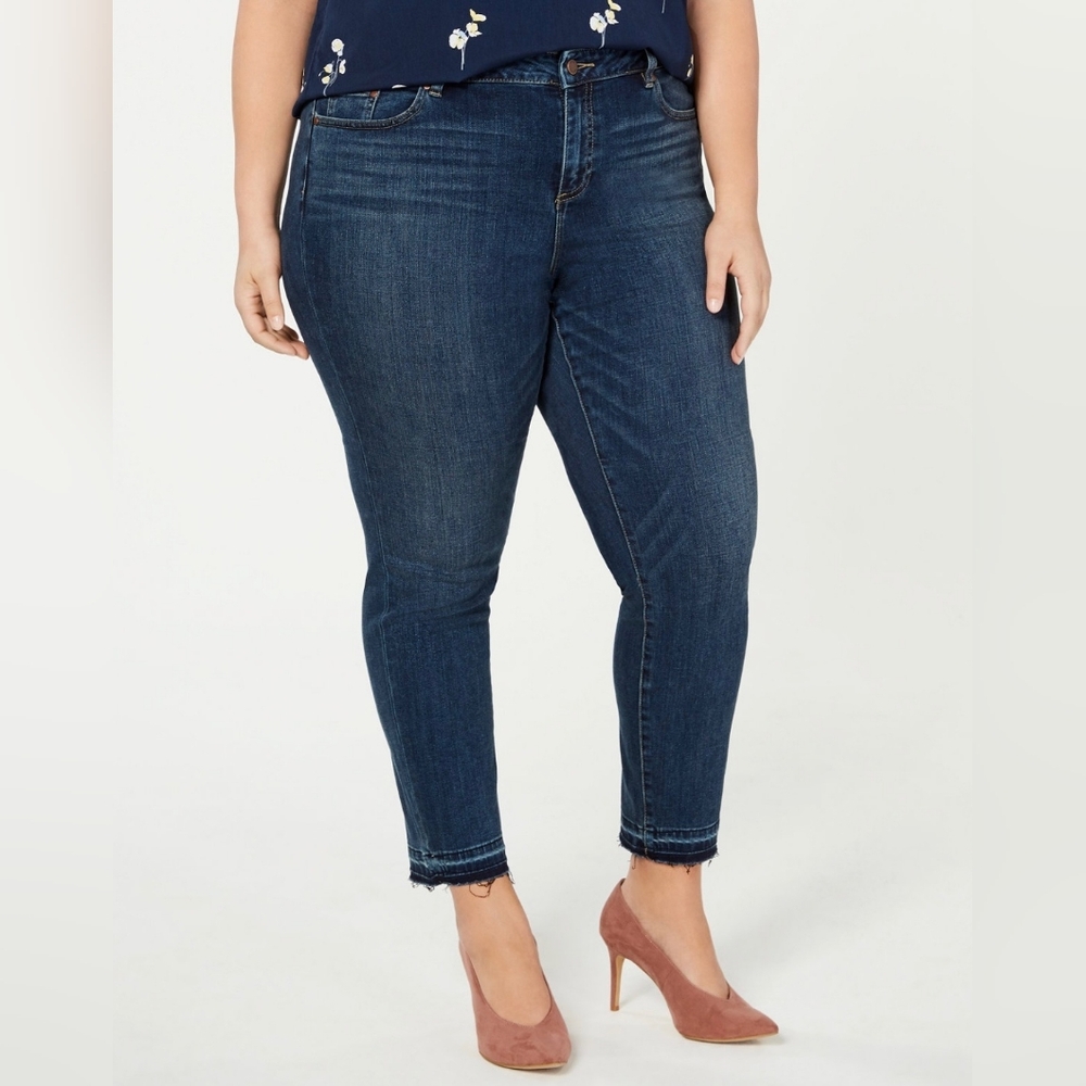 Vince Camuto Plus SizeFrayed-Hem Skinny Jeans Dark Wash, Women's Size 20w